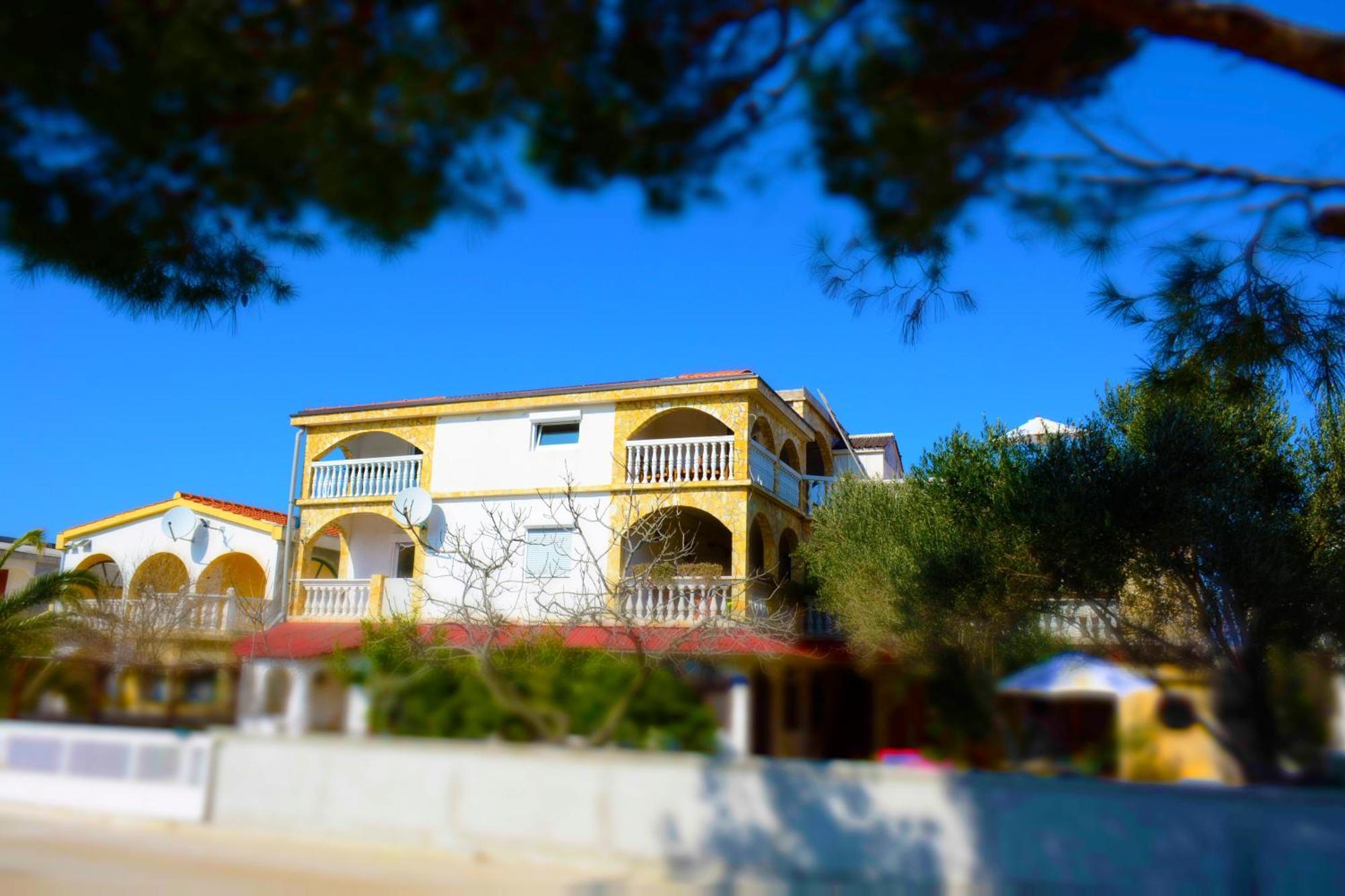 Apartments Maja Vir Esterno foto